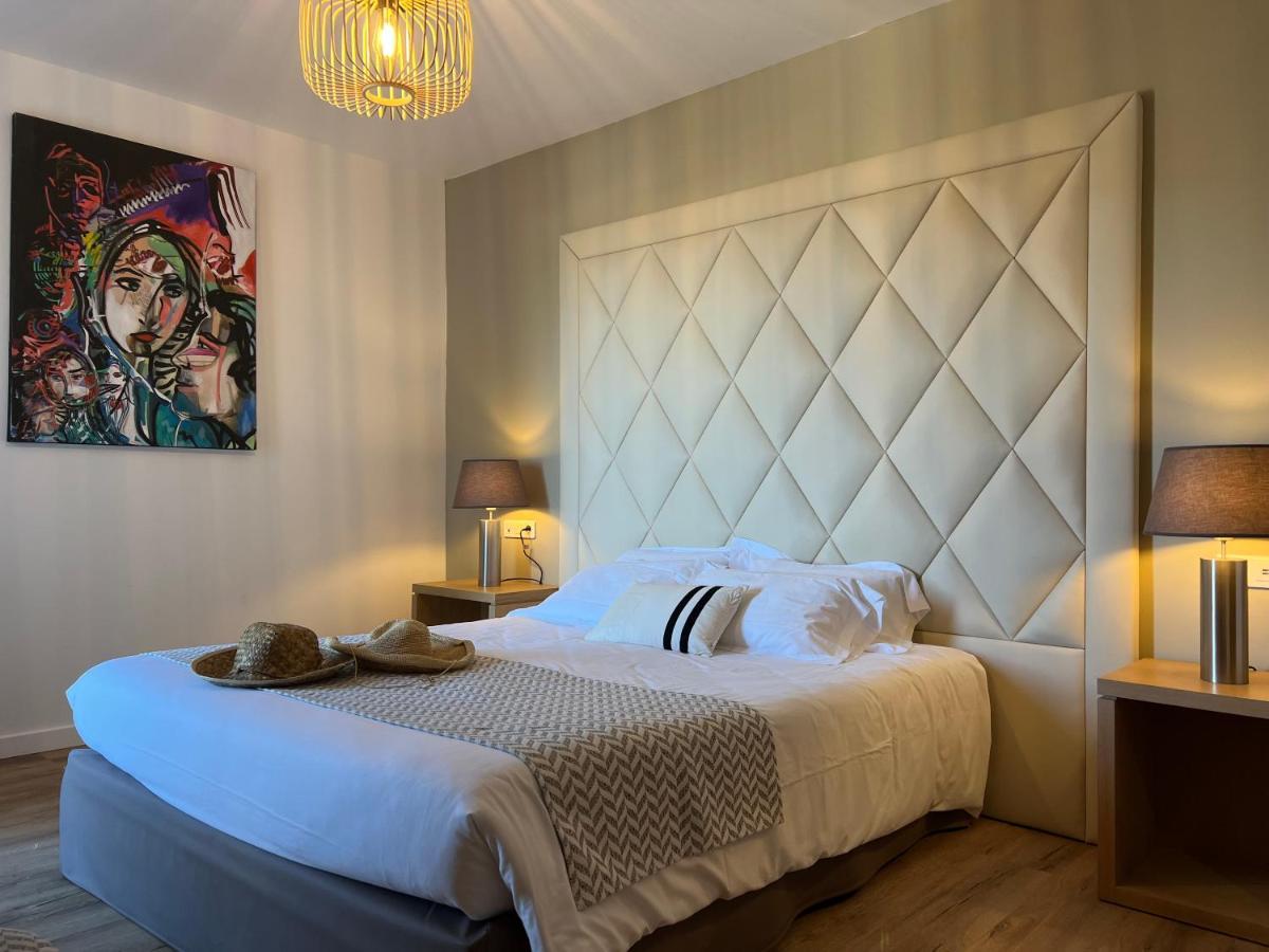 Hotel Revellata & Spa กาลวี ภายนอก รูปภาพ