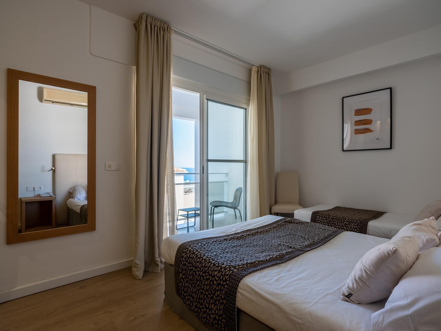 Hotel Revellata & Spa กาลวี ภายนอก รูปภาพ