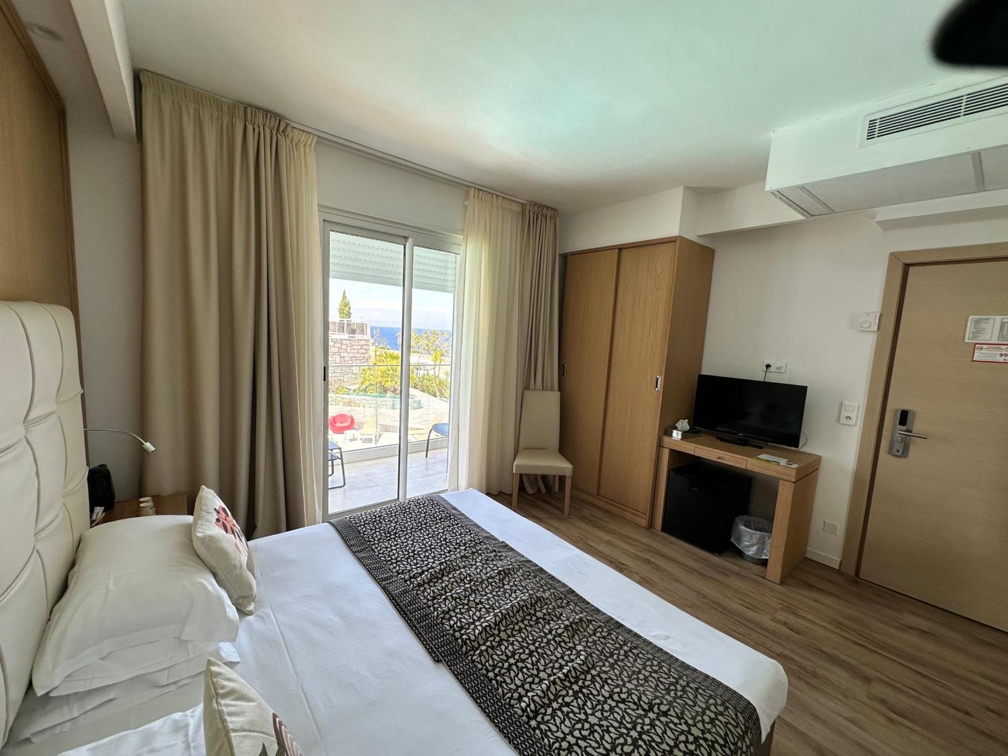 Hotel Revellata & Spa กาลวี ภายนอก รูปภาพ