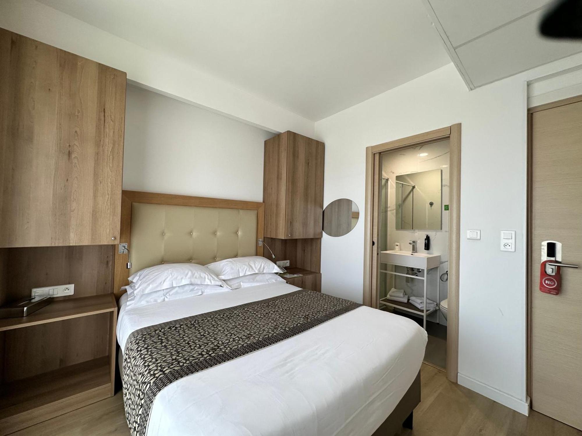 Hotel Revellata & Spa กาลวี ภายนอก รูปภาพ