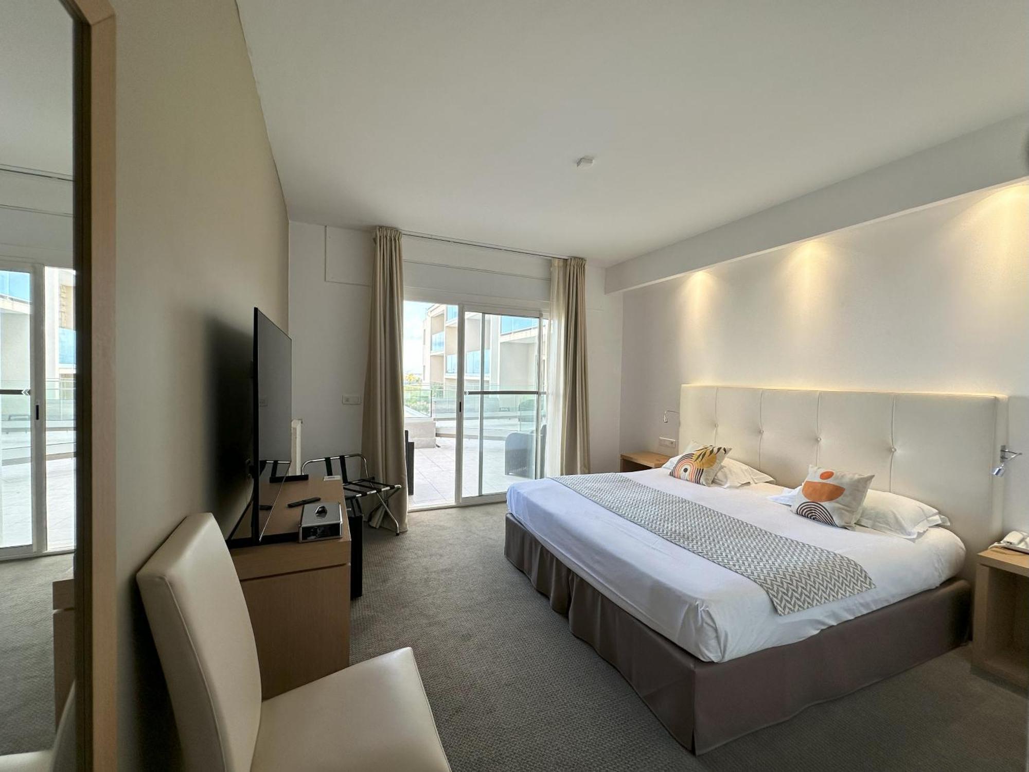 Hotel Revellata & Spa กาลวี ภายนอก รูปภาพ