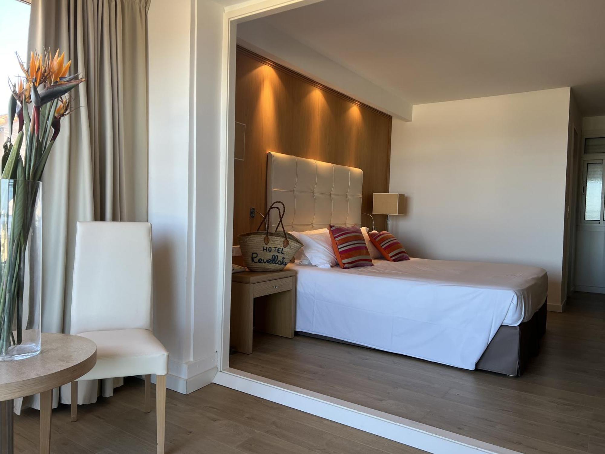 Hotel Revellata & Spa กาลวี ภายนอก รูปภาพ